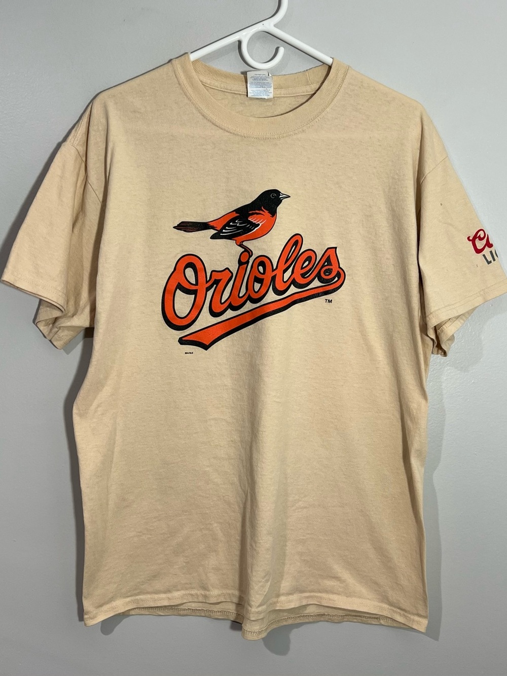 MLB Baltimore Orioles Baseball Coors Light Beige Short Sleeve T-Shirt Mens Large